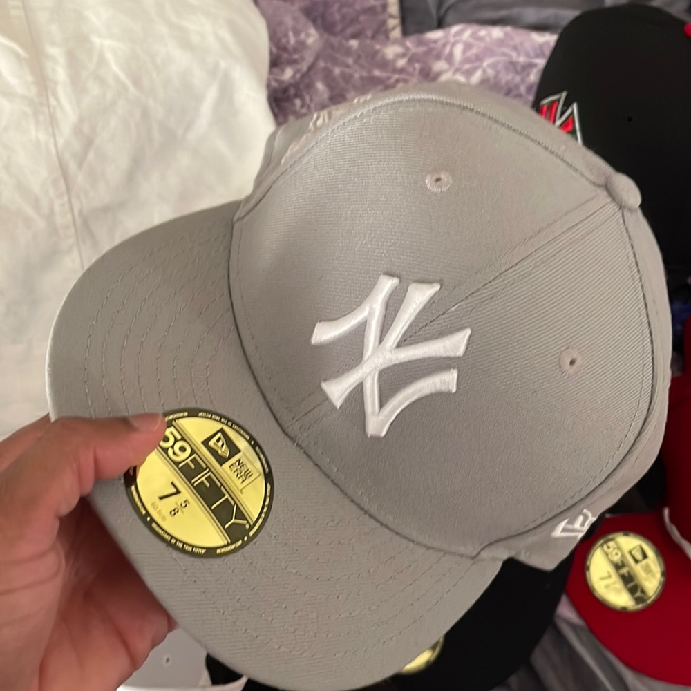 Grey NY fitted hat